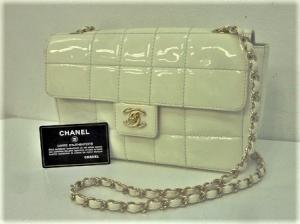 シャネルチョコバーチェーンショルダー