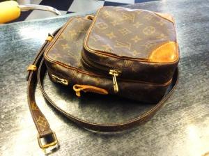 ボロボロルイヴィトン買取神戸